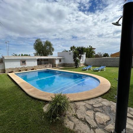 Chalet En La Barrosa, Piscina+Bbq+Grifo De Cerveza Chiclana de la Frontera Dış mekan fotoğraf