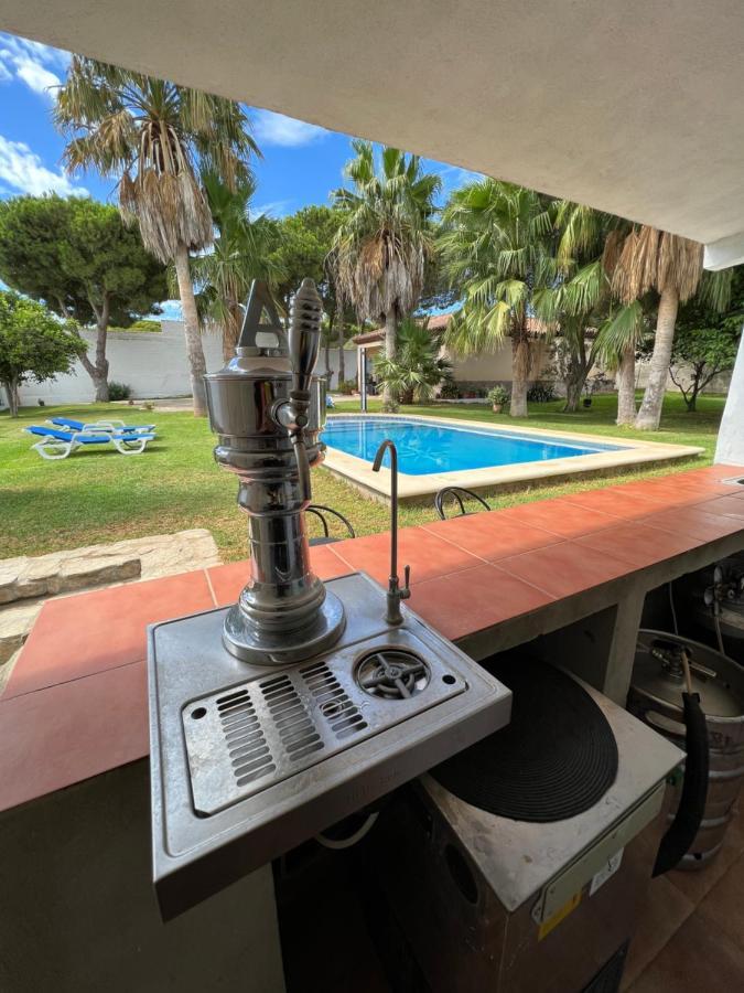 Chalet En La Barrosa, Piscina+Bbq+Grifo De Cerveza Chiclana de la Frontera Dış mekan fotoğraf